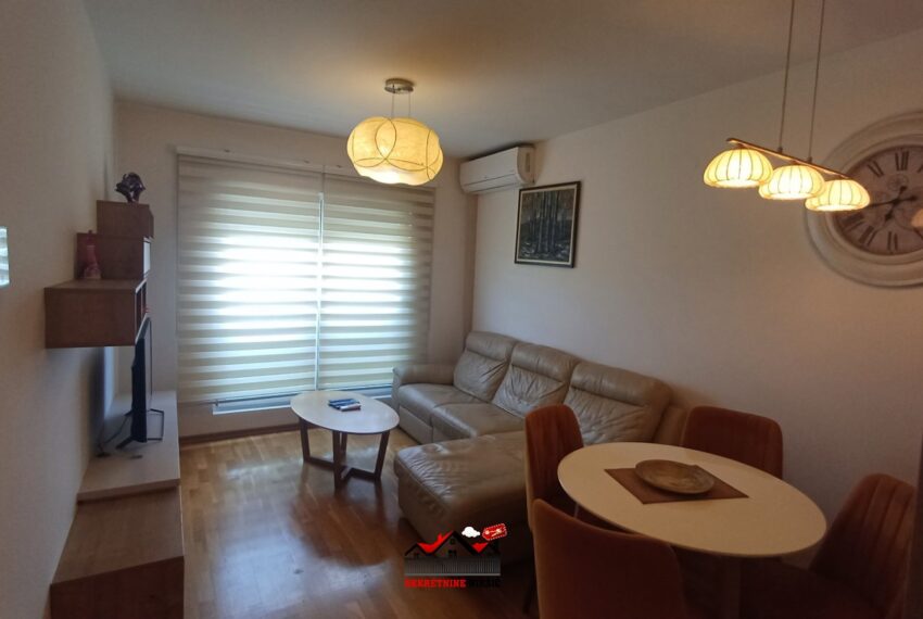 IMG-4b7396bbe20cc1ad87f34c6844e9b3a8-V